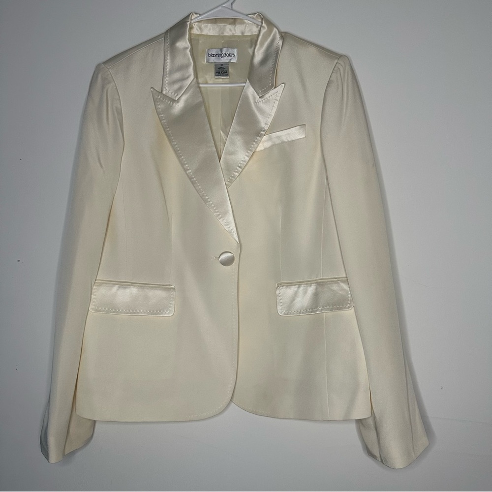 Bloomingdale's Cream Blazer